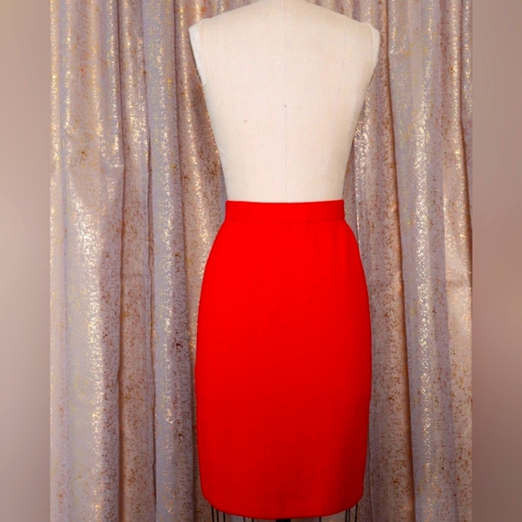St. John Knit Set Skirt and Tank Orange-Red Size 6 Top Size Medium Skirt - Picture 7 of 16